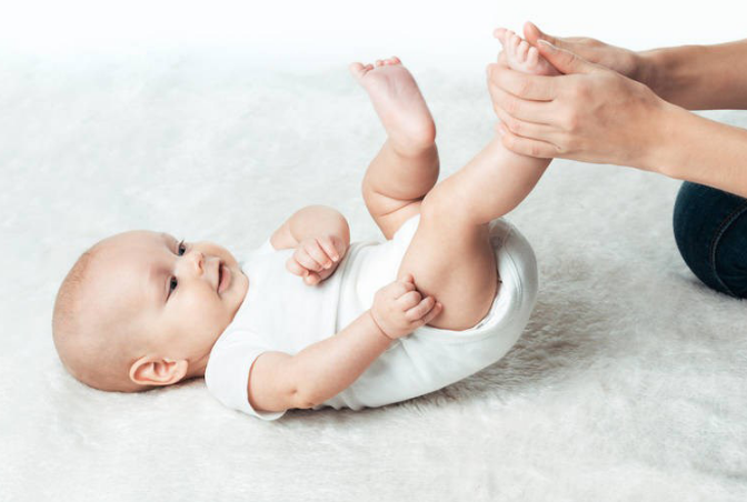 嬰兒肚子疼怎么按摩  寶寶肚子疼推拿哪里