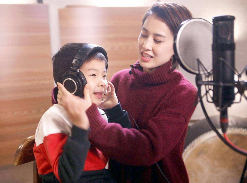 媽媽是超人3黃圣依的包包是什么牌子 黃圣依的包包為什么打馬賽克