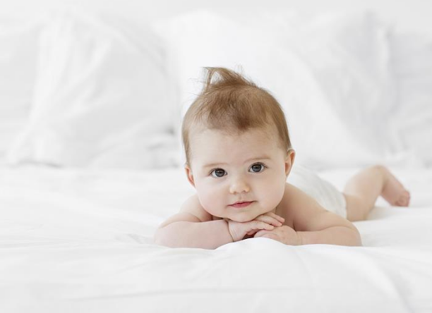 試管嬰兒和自然懷孕的寶寶一樣嗎 自然懷孕聰明還是試管呢