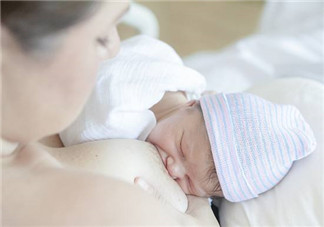 寶寶吃奶嗆到了怎么辦 寶寶吃奶嗆到急救措施