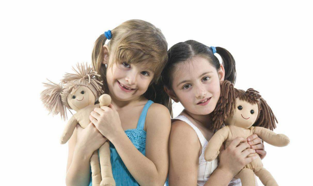 為什么生二胎大寶會爭寵 如何處理二胎家庭中兩個孩子的關(guān)系