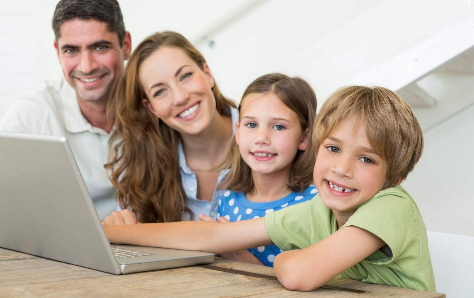 為什么生二胎大寶會爭寵 如何處理二胎家庭中兩個孩子的關(guān)系