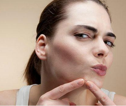 下巴長痘是什么原因 下巴長痘跟哪些婦科病癥有關(guān)