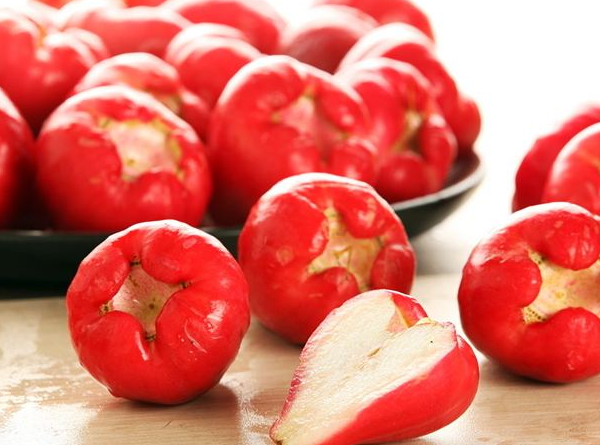 蓮霧哺乳期可以吃嗎 蓮霧怎么吃要不要削皮 蓮霧哺乳期可以吃嗎 蓮霧怎么吃要不要削皮