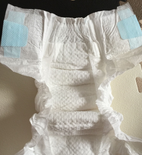 大王棉花糖和moony哪個好 大王棉花糖和尤妮佳紙尿褲對比測評