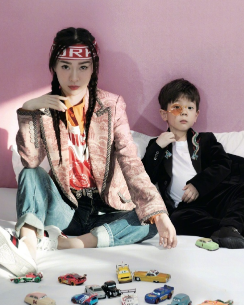 媽媽是超人嗯哼小暖男出沒(méi) 給孩子最好的教育就是爸爸愛(ài)媽媽