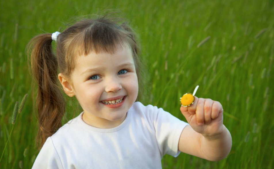 帶孩子春游的心情說說 和孩子春游的感慨句子短語