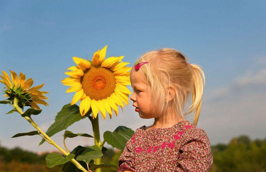 帶孩子春游的心情說說 和孩子春游的感慨句子短語