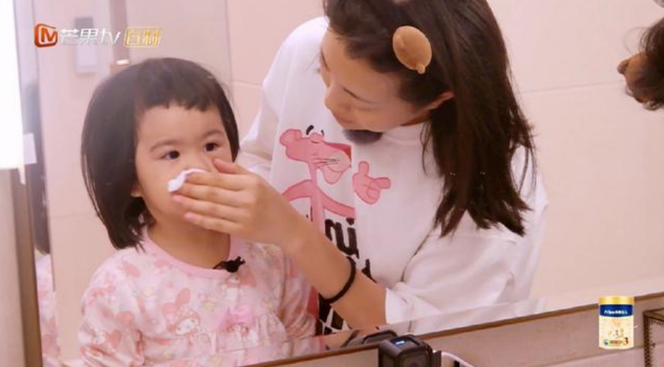 媽媽是超人餃子的化妝玩具是什么 兒童化妝玩具真的安全嗎