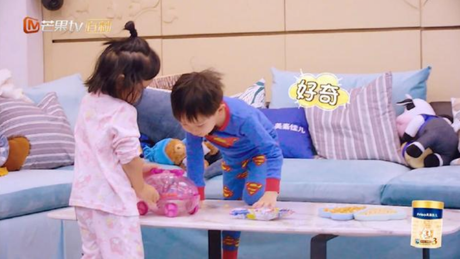 媽媽是超人餃子的化妝玩具是什么 兒童化妝玩具真的安全嗎