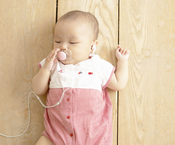 新生兒可以聽音樂嗎 適合新生嬰兒聽的音樂有哪些