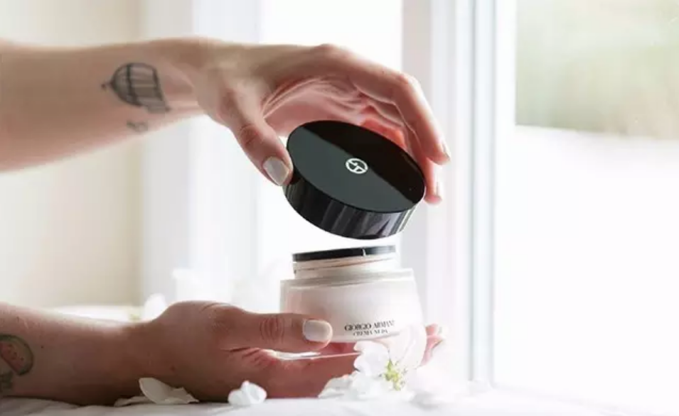 2018阿瑪尼素顏霜怎么選色 阿瑪尼素顏霜試色效果好不好 2018阿瑪尼素顏霜怎么選色 阿瑪尼素顏霜試色效果好不好