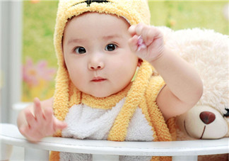 嬰兒長痱子可以曬太陽嗎 寶寶長痱子曬太陽會怎樣