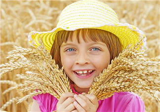 寶寶換牙媽媽的心情說說 關于紀念孩子換牙說說感慨