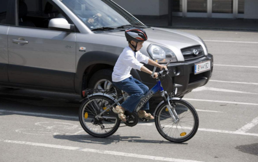 馬路上如何保護孩子 如何讓孩子學會安全過馬路 馬路上如何保護孩子 如何讓孩子學會安全過馬路