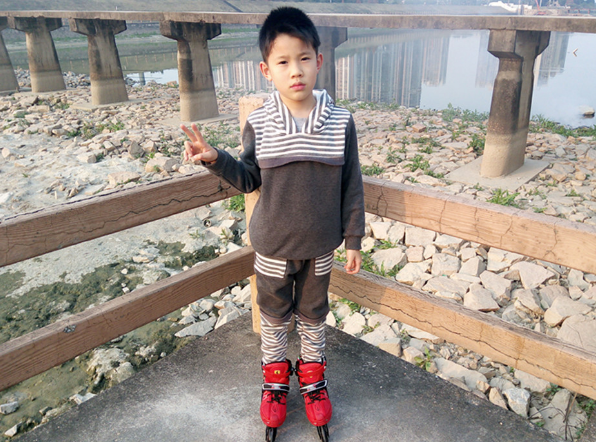 法拉利兒童輪滑鞋怎么樣 法拉利兒童輪滑鞋使用測(cè)評(píng) 法拉利兒童輪滑鞋怎么樣 法拉利兒童輪滑鞋使用測(cè)評(píng)