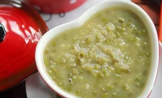 夏季寶寶食欲不振吃什么好2018 夏天寶寶吃什么下火 夏季寶寶食欲不振吃什么好2018 夏天寶寶吃什么下火