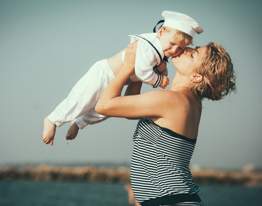 出國玩帶1歲大的小孩子好不好 出國玩能不能帶一歲左右的寶寶