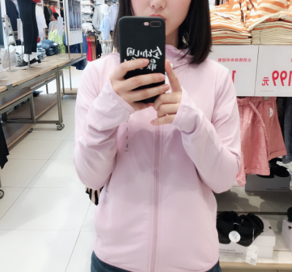 優衣庫防曬衣哪個顏色好看 優衣庫防曬衣不同顏色的試穿