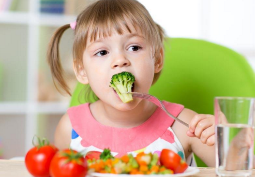 媽媽是超人咘咘花式拒絕吃青菜 小孩不愛吃青菜怎么辦2018 媽媽是超人咘咘花式拒絕吃青菜 小孩不愛吃青菜怎么辦2018