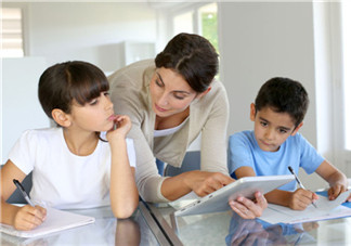 怎么讓孩子自覺(jué)寫(xiě)作業(yè) 陪孩子寫(xiě)作業(yè)的感受體驗(yàn)