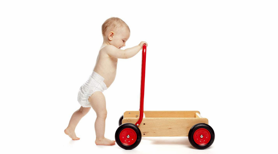 小寶寶踮著腳尖走路正常嗎 孩子走路總是踮起腳尖怎么糾正