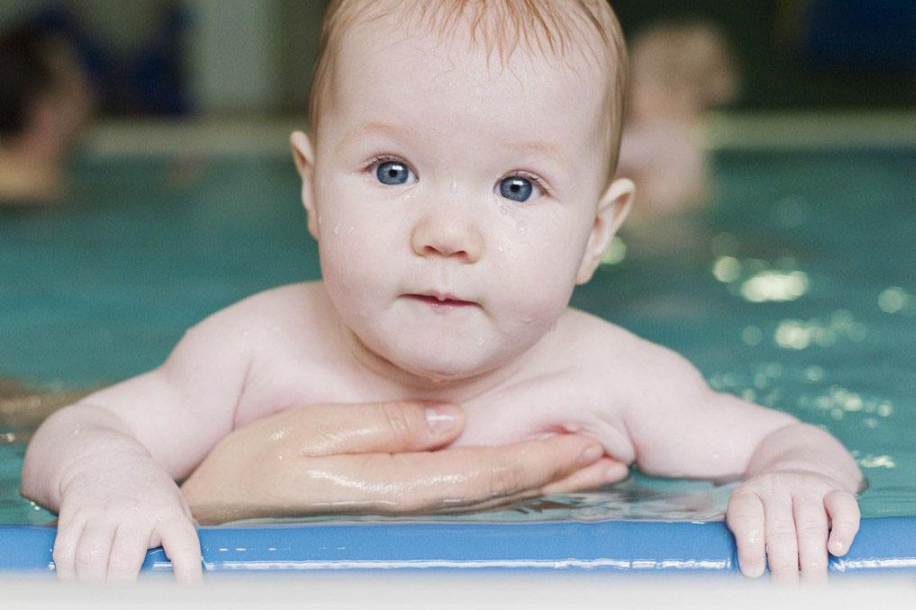 2018夏季家長如何帶孩子玩水 夏天帶孩子玩水最需要注意什么