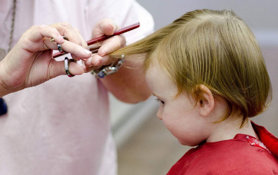 夏季寶寶理光頭可以預防痱子嗎 2018夏天寶寶剪光頭好不好