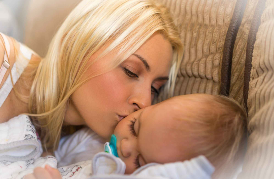 夏季小孩長痱子用什么水洗最好 2018夏季怎么預(yù)防寶寶起痱子