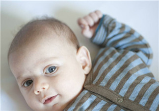 如何安撫寶寶睡覺 寶寶越來越不愛睡覺怎么回事 如何安撫寶寶睡覺 寶寶越來越不愛睡覺怎么回事