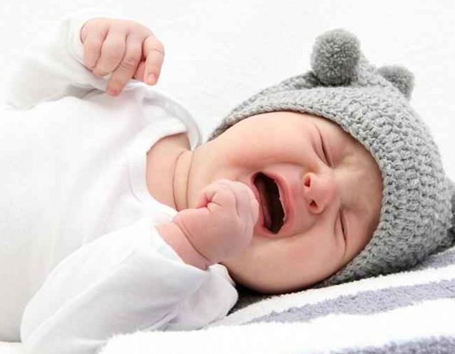 寶寶夜里哭鬧怎么回事 寶寶晚上無端哭鬧有可能是腸脹氣 寶寶夜里哭鬧怎么回事 寶寶晚上無端哭鬧有可能是腸脹氣