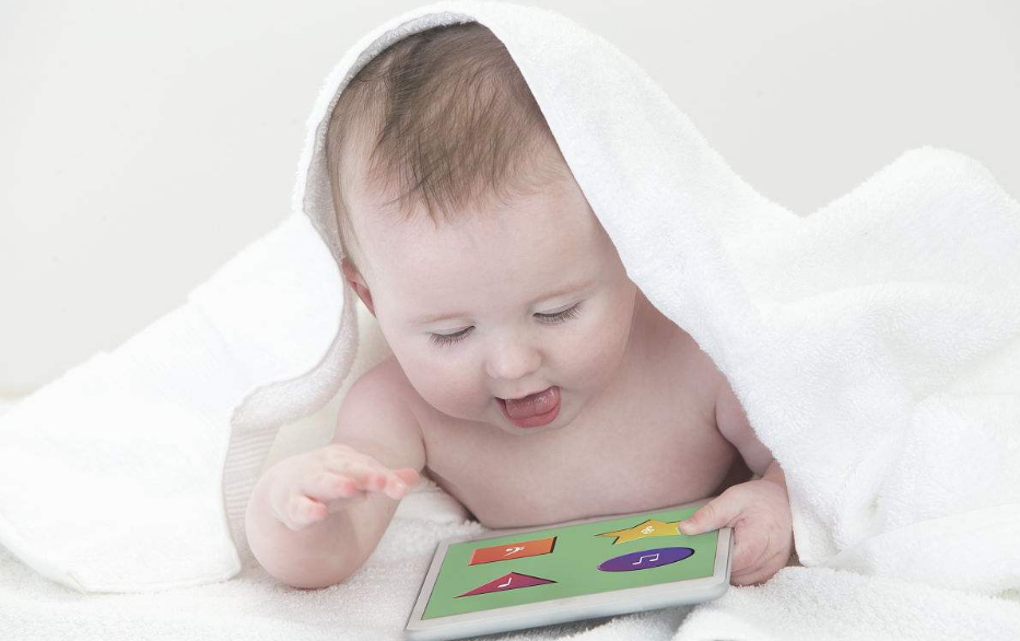 一歲前寶寶每個月變化有哪些 寶寶每個月的成長過程是什么樣的