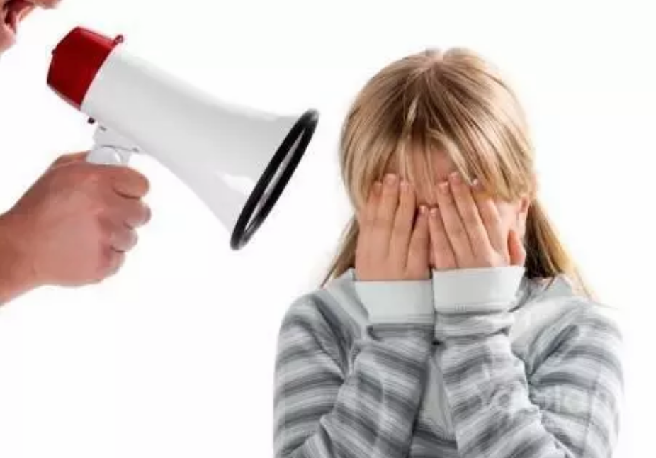 為什么用警察嚇唬孩子 寶寶不聽話嚇唬真的有用嗎