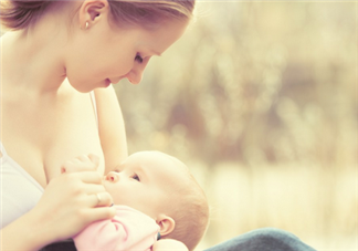 蕁麻疹可以喂母乳嗎 蕁麻疹喂母乳會不會傳染給寶寶
