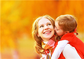 母親節思念母親心情說說 2018兒在千里母在家心情句子朋友圈