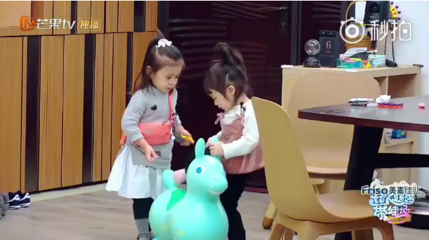 媽媽是超人mia做了什么事被罵 賈靜雯發長文是因為mia嗎