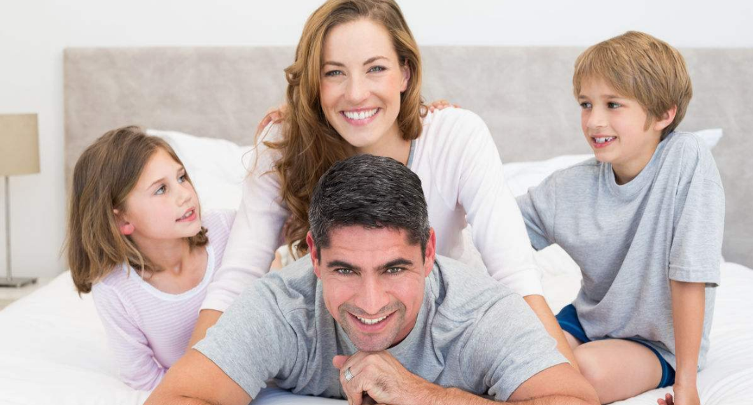 2018年屬狗男孩命中缺金缺水起什么名字合適 男寶寶缺金缺水如何取名