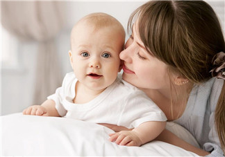 單親媽媽帶孩子的心情說說 一個(gè)人帶孩子辛苦的句子感慨