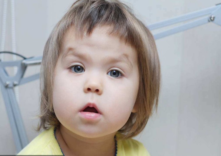 孩子說話晚是什么原因 孩子說話晚怎么讓他說話2018