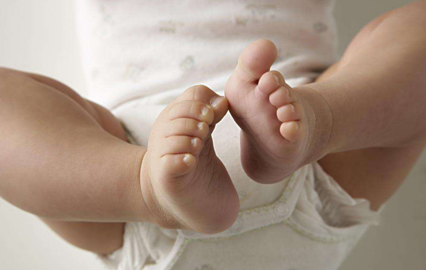 孩子夏天喜歡光腳跑怎么辦 孩子喜歡光腳好不好2018