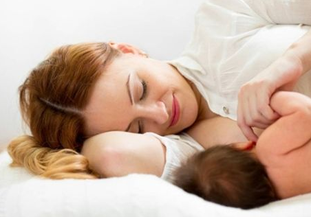 哺乳期發低燒全身無力怎么辦 哺乳期低燒還可以繼續母乳嗎