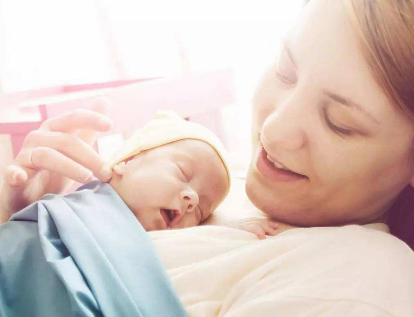 產(chǎn)后寶寶應(yīng)該住嬰兒房嗎 產(chǎn)后母嬰同室好不好 產(chǎn)后寶寶應(yīng)該住嬰兒房嗎 產(chǎn)后母嬰同室好不好