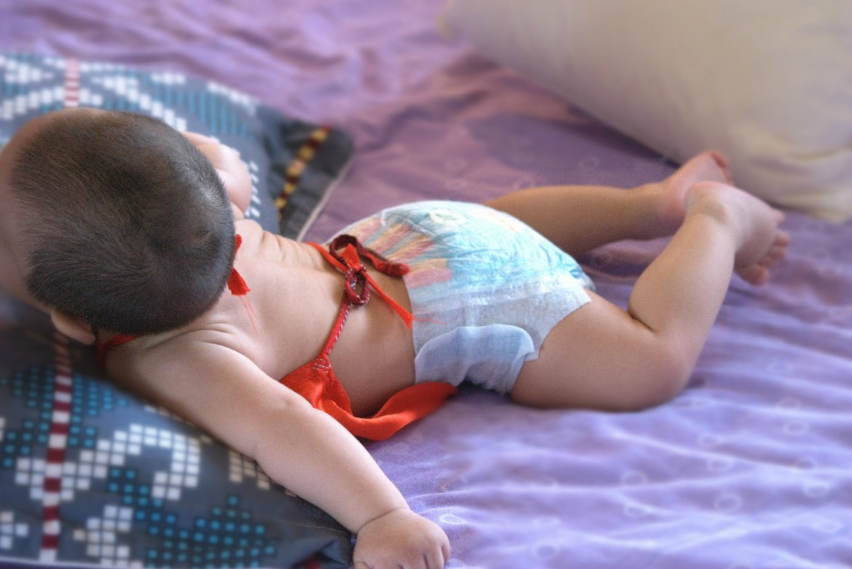 孩子穿紙尿褲會(huì)性早熟是真的嗎 孩子穿紙尿褲時(shí)間長(zhǎng)了會(huì)怎么樣2018