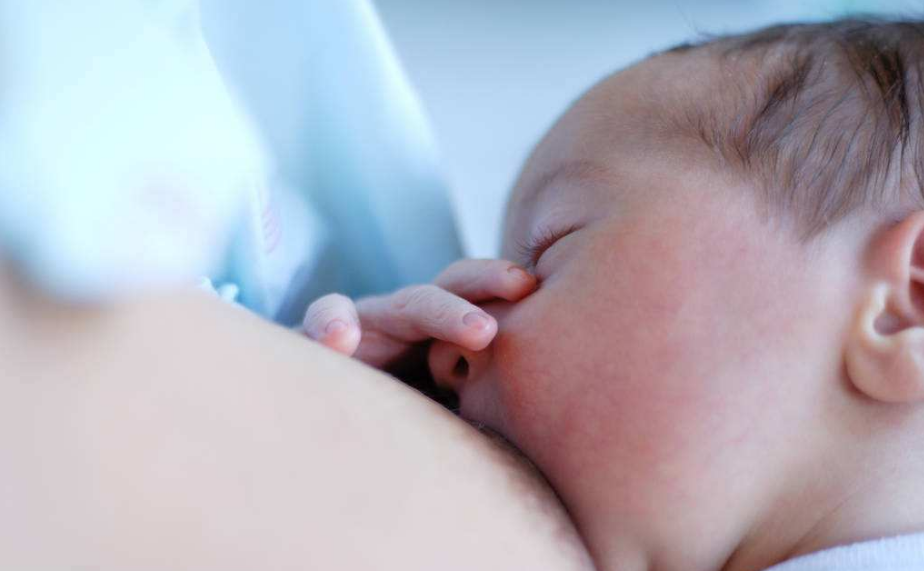 哺乳期乳房痛怎么辦 怎么緩解乳房疼痛2018