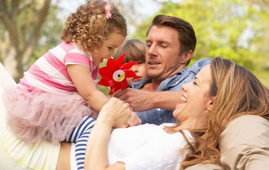 孩子過度依賴父母怎么辦 為什么孩子愛依賴父母呢 孩子過度依賴父母怎么辦 為什么孩子愛依賴父母呢