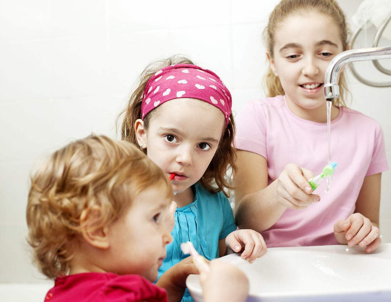 孩子蛀牙如何正確的清理牙齒 怎么如何適合蛀牙寶寶的牙膏 孩子蛀牙如何正確的清理牙齒 怎么如何適合蛀牙寶寶的牙膏