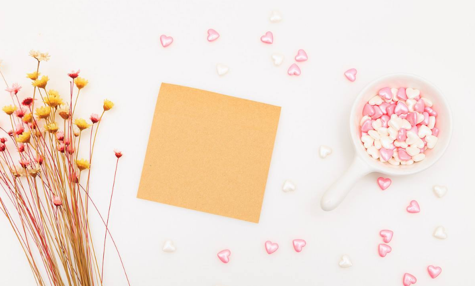 2018收到女朋友的禮物心情說說 520收到老婆禮物驚喜的句子朋友圈