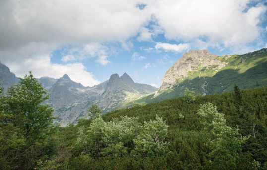 爬山下雨心情說說 2018爬山遇雨的心情短語說說朋友圈