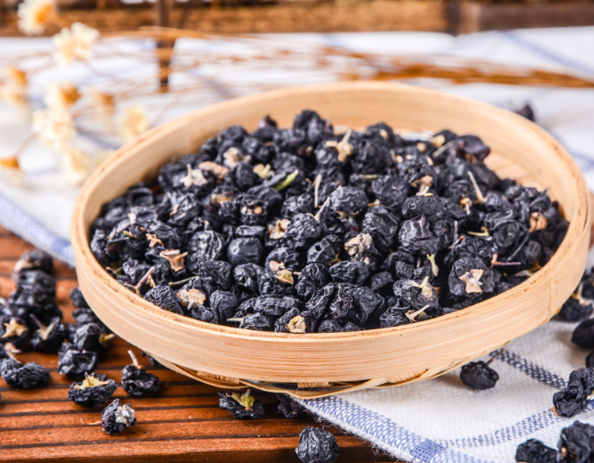 黑枸杞解酒要喝多少 喝黑枸杞解酒要注意什么