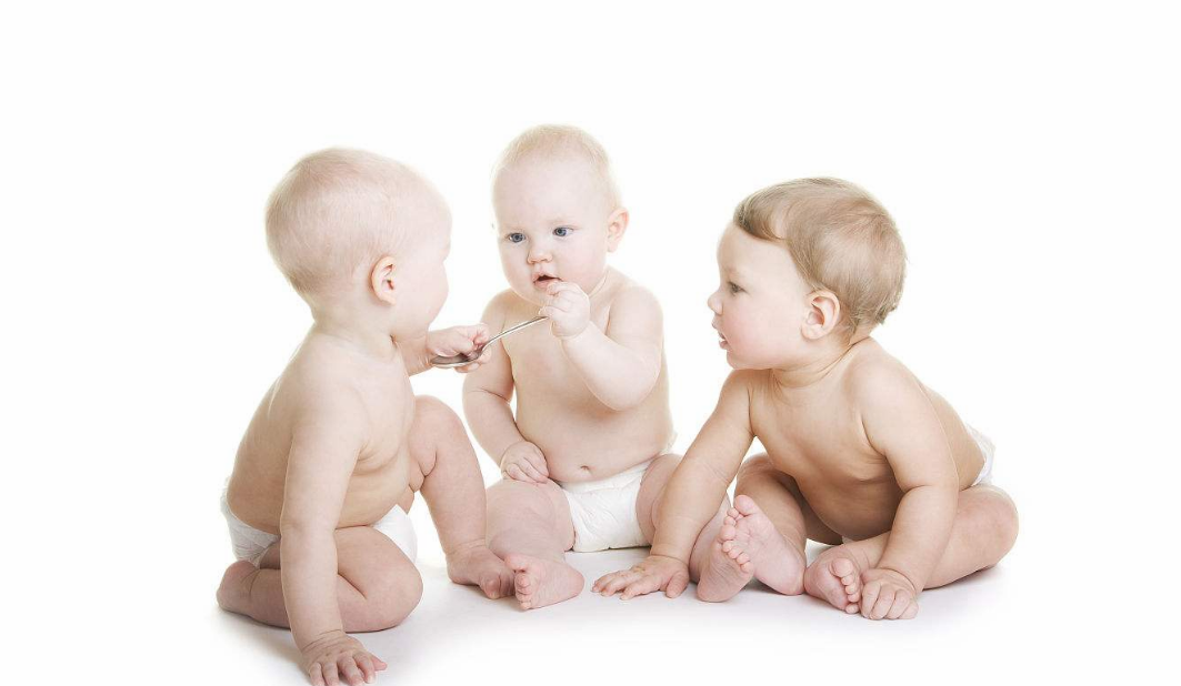 寶寶的尿布里有血怎么回事 寶寶的尿里有血什么情況